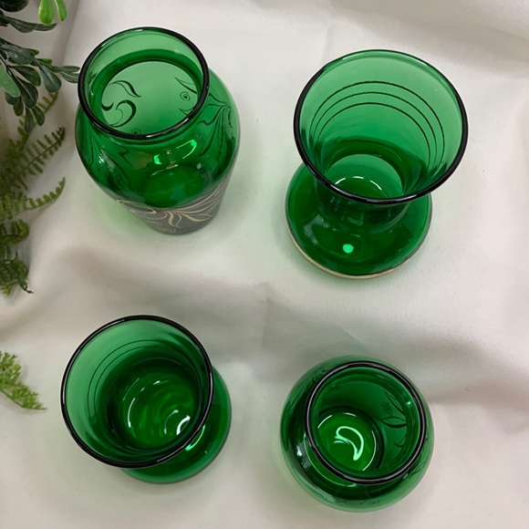 Set of 4 vintage MCM Anchor Hocking Emerald Green Bud Vases with gold leaf trim - Picture 8 of 9